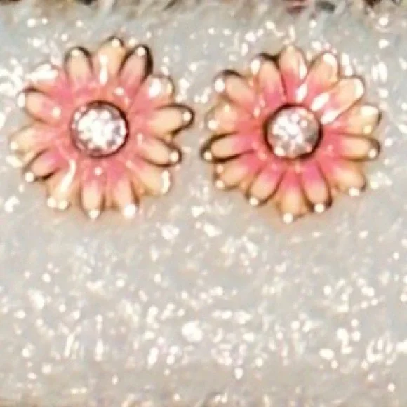 Pandora Earrings - Picture 2 of 3